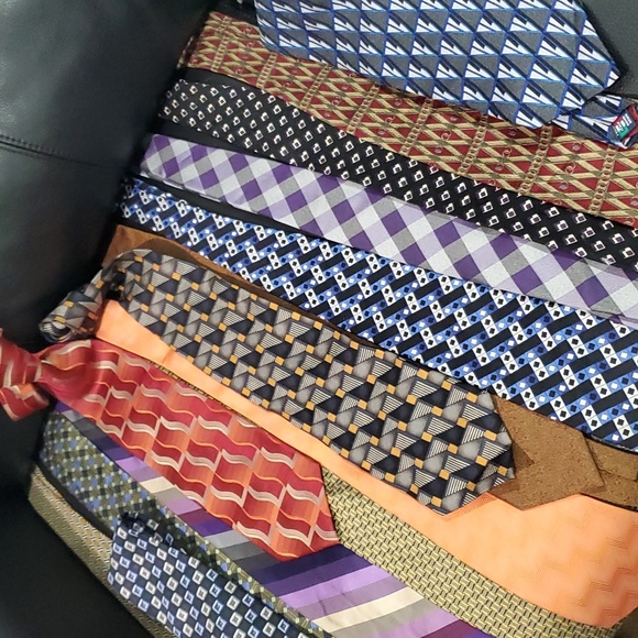 Multiple pre owned ties,various color patterns and fabrics mostly silk. - Picture 2 of 4